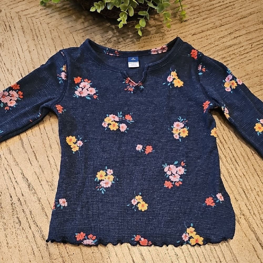 Floral Navy Lomg Sleeve Top Size 6/7 Old Navy